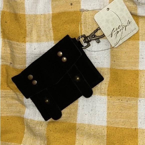 Free people Adorable, Really nice suede card  wallet. - Picture 5 of 7